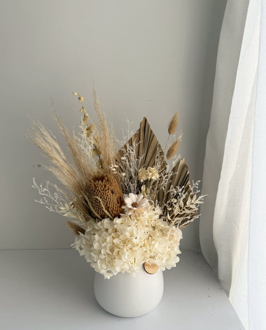 Neutral Dried Arrangement